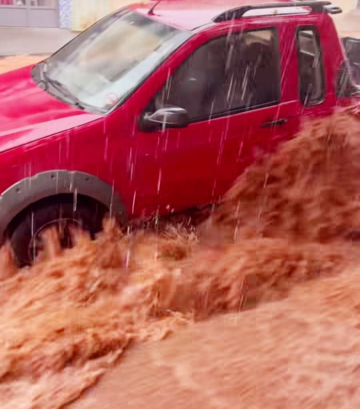 Chuva forte causa estragos  na tarde desta sexta(07) em Caetité — imagem 5